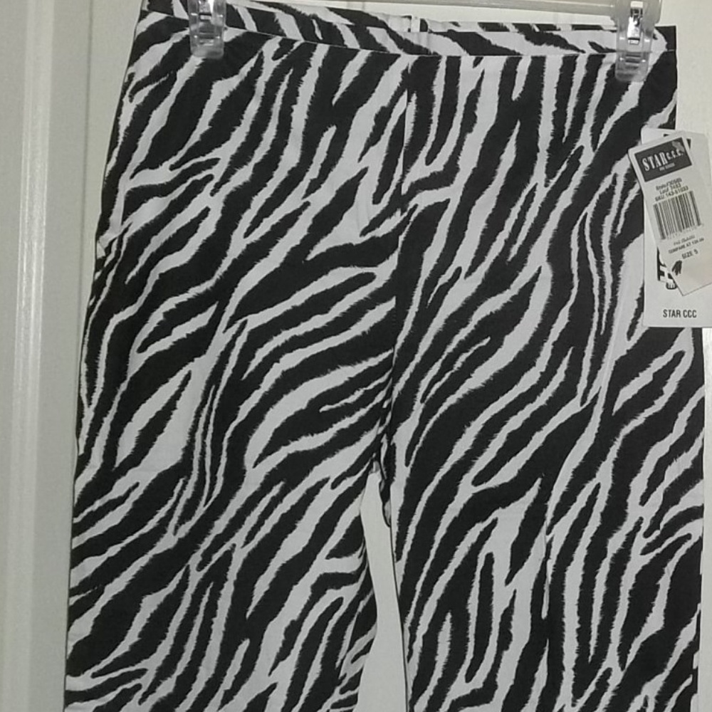 BNWT  Zebra Print Capri Pants Capri's